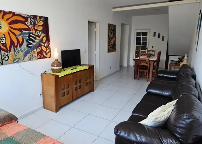 Amplo apartamento próximo da praia Cabo Frio